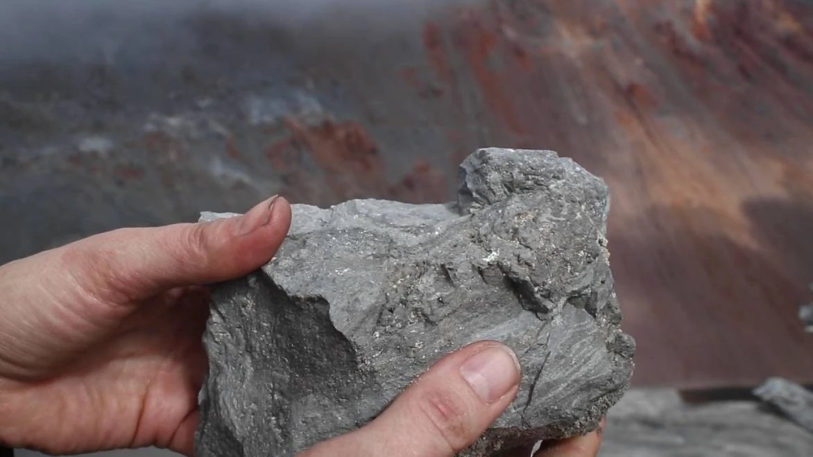 Institute for Postnatural Studies, project: PRECIOUS STRATA (fig. 1)